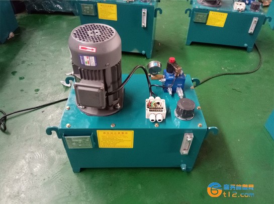 河南油壓機公司